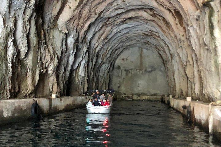 コトルプライベートボートツアー：青の洞窟＆岩の貴婦人（最大9名）