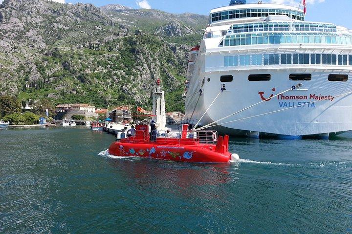 Kotor Red Semi-Submarine Tour : Onderwater hut Familie Avontuur