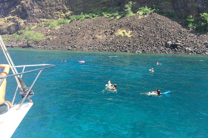 Pomeriggio Vela e snorkeling al Monumento al Capitano Cook