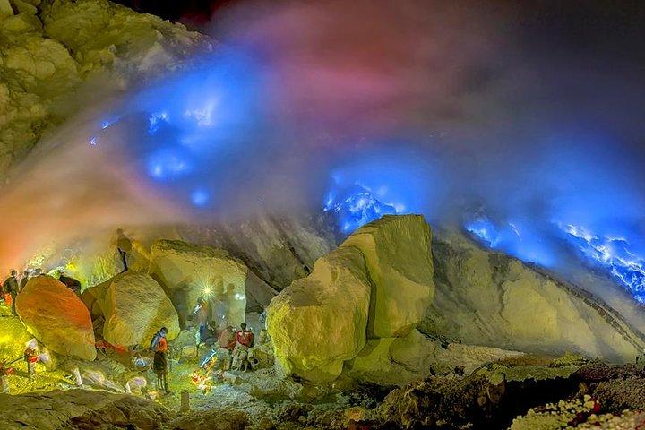 Excursión nocturna al monte Ijen Blue Fire Trek desde Bali (privado, todo incluido)