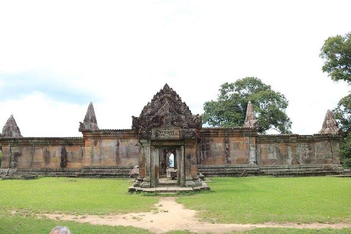 シェムリアプ発 プレアヴィヒア寺院 コケーUNESCO世界遺産登録地1日ツアー