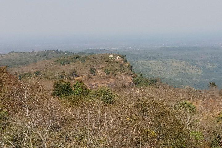 シェムリアプ発 プレアヴィヒア寺院 コケーUNESCO世界遺産登録地1日ツアー