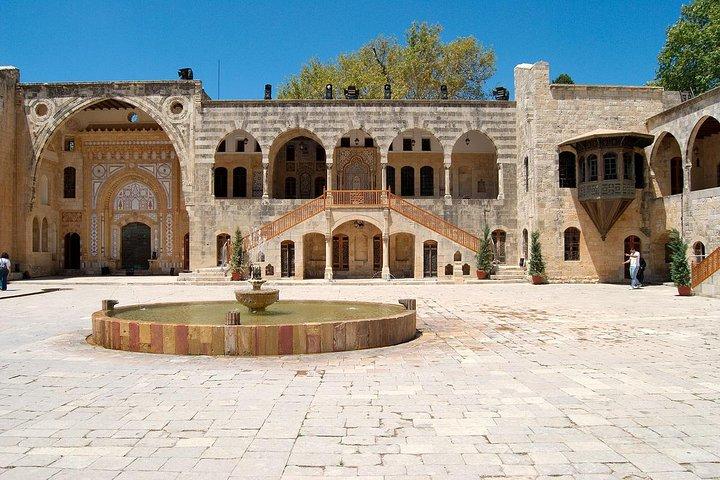 PRIVAT rundtur till Beiruts historiska museum, Beiteddine och Deir elQamar