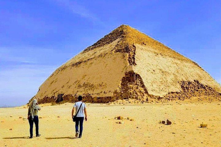 Helgdagens stora pyramider, Saqqara-steget Pyramid och Dahshure-turnén
