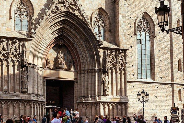 Private City Kickstart Tour: Barcelona