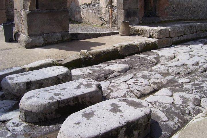 ローマからポンペイ経由でアマルフィ海岸に移動