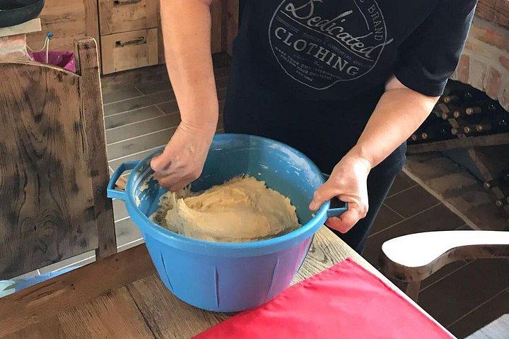 クロアチアとボスニアの本格的家庭ランチ体験