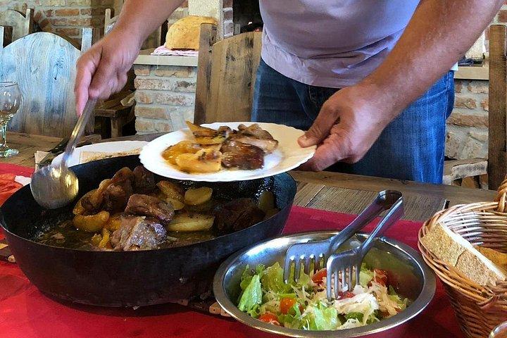 クロアチアとボスニアの本格的家庭ランチ体験