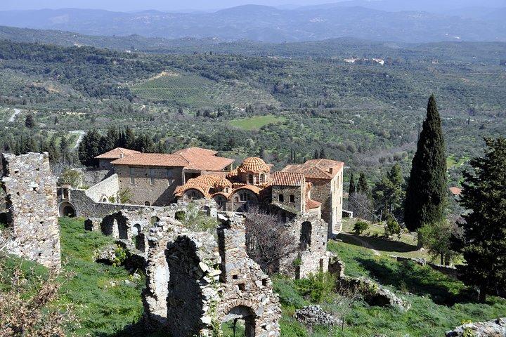 9 日間の究極のギリシャ体験 : ペロポネソス半島、デルファイ、ザゴリ、メテオラ、ヴェルギナ