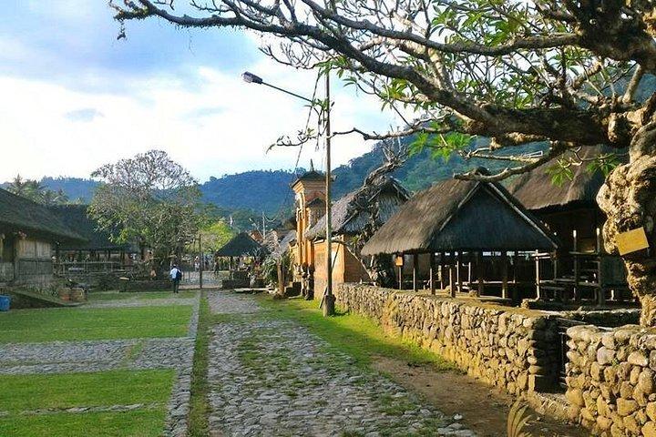ルンプイアン天国の門ツアー付きバリ島一日中バリ島東部