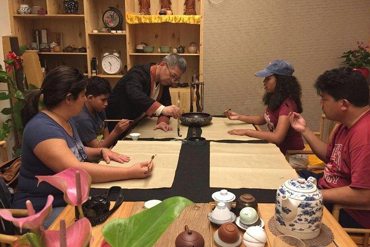 Tai Chi & Chinese Calligraphy Experience Class in Beijing