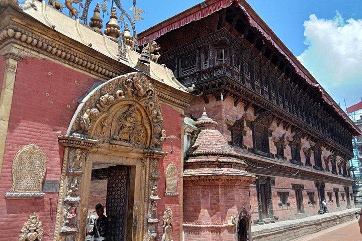 Bhaktapur Sightseeing with Nagarkot Sunset Tour