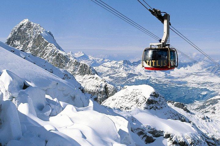 チューリッヒ発ティトリス山初スキー体験