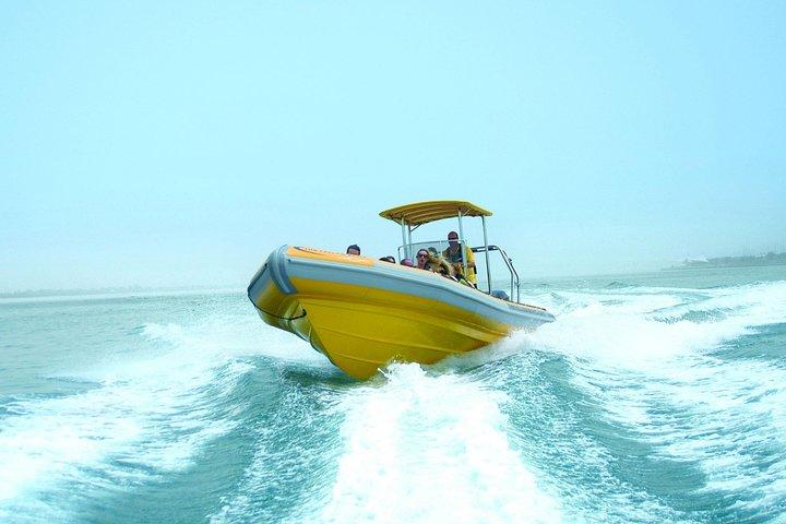 Schnellboot Dubai Marina mit privaten Transfers