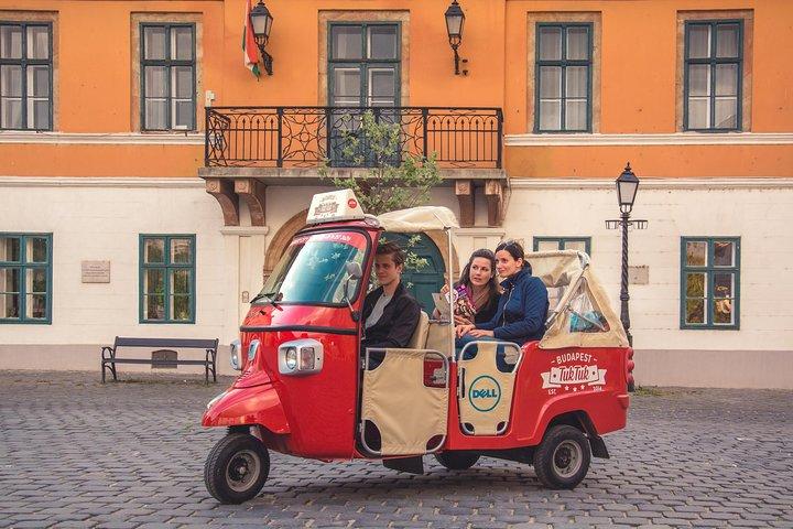 Excursão privada a Budapeste em TukTuk com sopa de goulash no centro