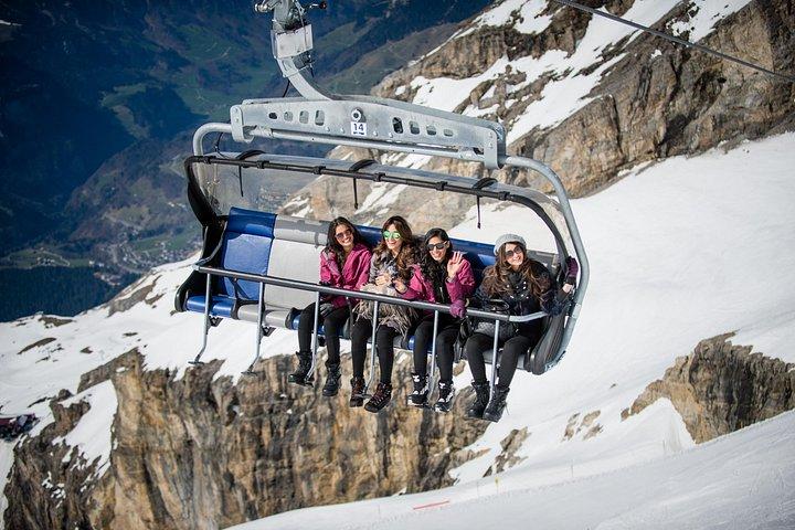 チューリッヒ発ティトリス山とルツェルン日帰り旅行