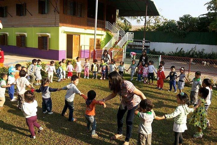 最高のピーナッツを焼いて、学校の子供たちと共有しましょう