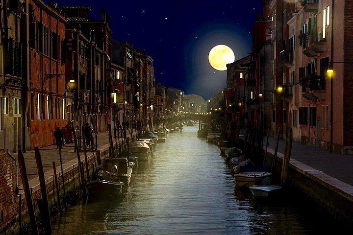 Venice Night Tour: Ghosts, Legends & Hidden Mysteries