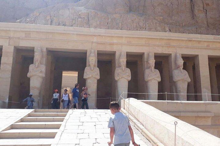 Visite privée de Luxor East & West Bank au départ de l'aéroport de Louxor