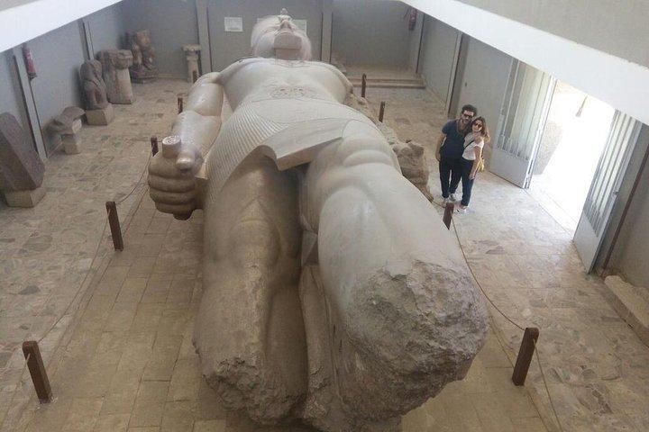 Privat Tour Giza Pyramids, Memphis & Sakkara från Kairo flygplats