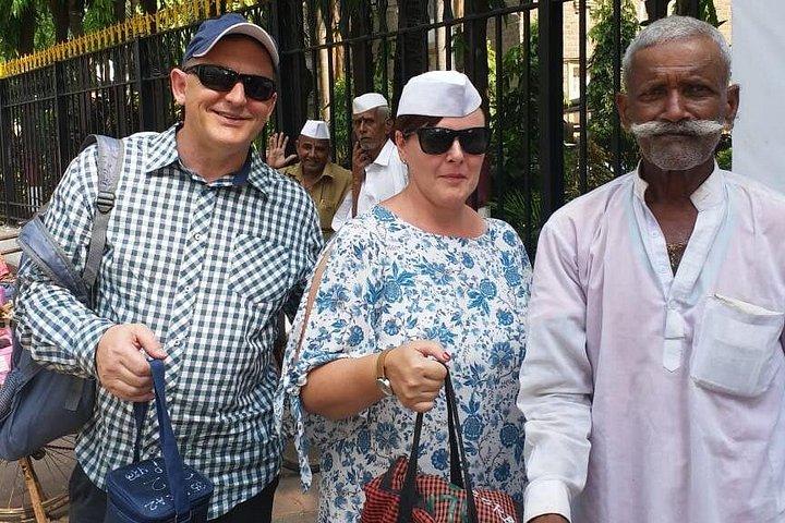 ムンバイのDabbawalasとDhobisツアーの朝の生活