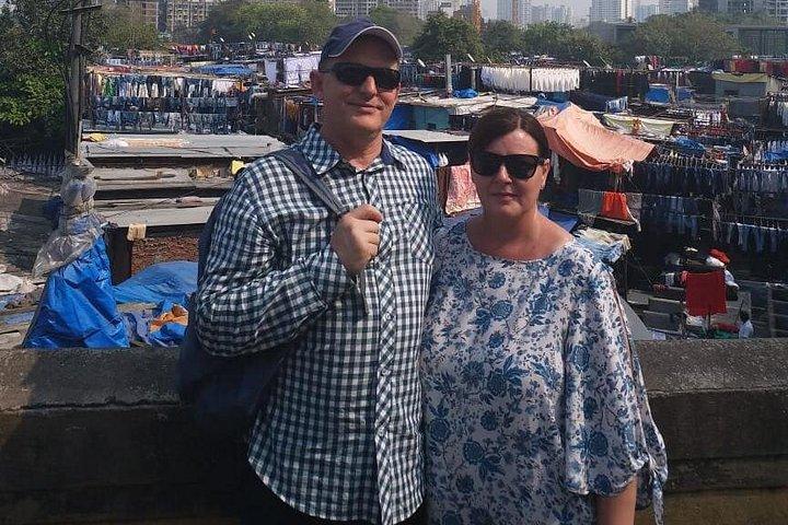 ムンバイのDabbawalasとDhobisツアーの朝の生活