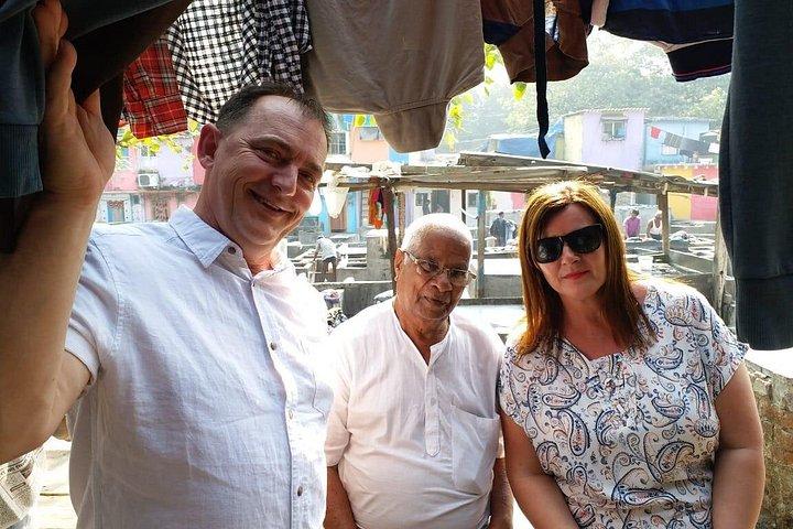 ムンバイのDabbawalasとDhobisツアーの朝の生活