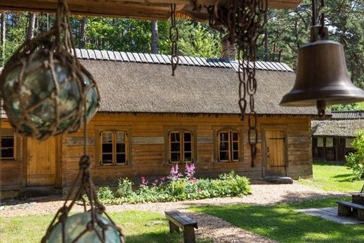 Viagem Privada de Dia Inteiro a Jurmala, Vilas de Pescadores e Trilhas Naturais de Riga