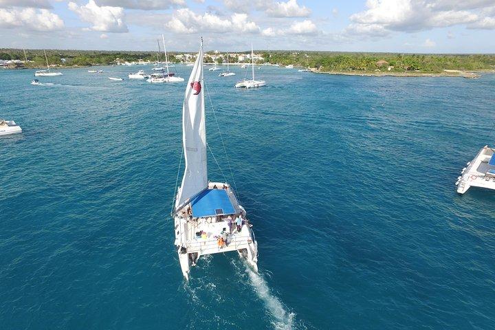Fra Punta Cana: Saona Island & Altos de Chavon Dagstur med frokost og åben bar
