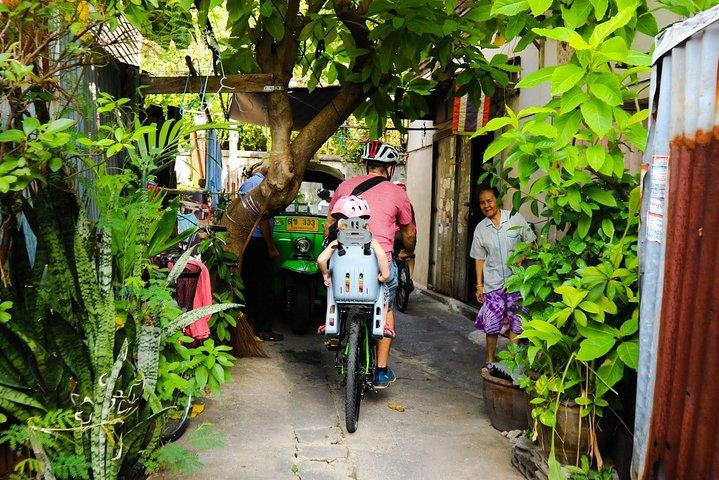 Explore Bangkok de bicicleta e barco com almoço