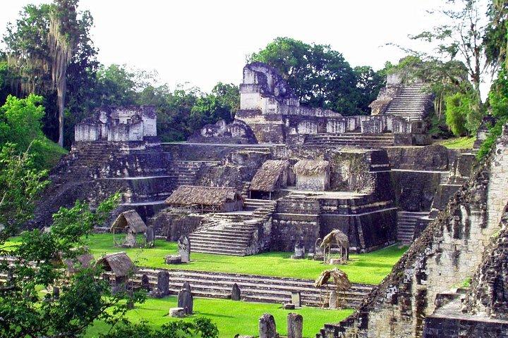 Turnê Tikal Sunset, Sunrise e Day em um pacote
