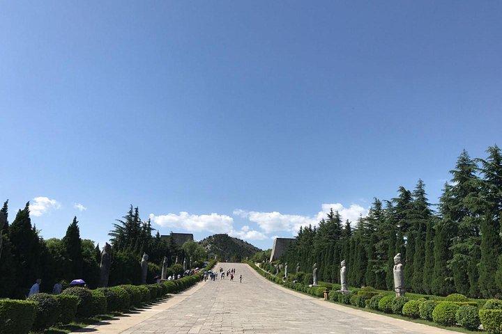 Excursão privada de um dia para o Templo Famen e o Mausoléu de Qian de Xian