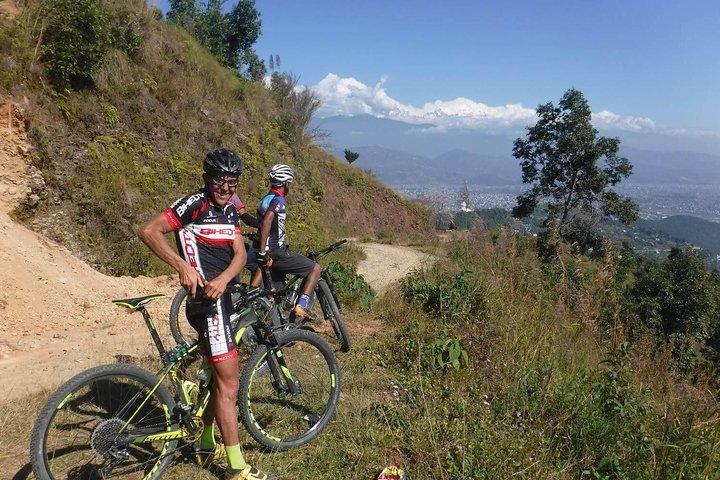 Tagesausflug mit dem Mountainbike nach Surrounding Hill bei Kathmandu