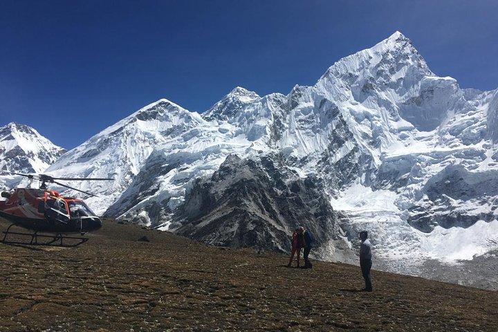 Atterraggio elicottero privato al campo base Everest & Gokyo per foto