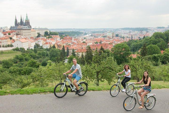 Praga E-Bike City Tour com um guia local