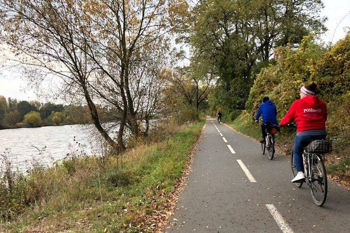 Fulddags E-cykeltur til Karlstejn Slot (små grupper)