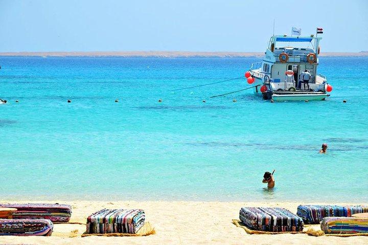 Snorkeldagtrip naar Orange Bay Island vanuit Hurghada