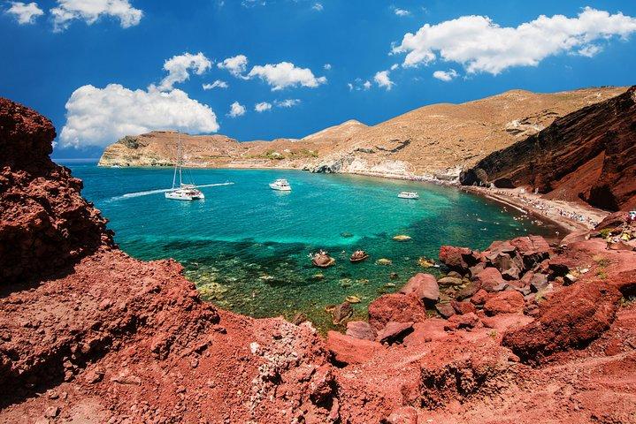 Tour en autobús arqueológico a Akrotiri Excavaciones y Playa Roja