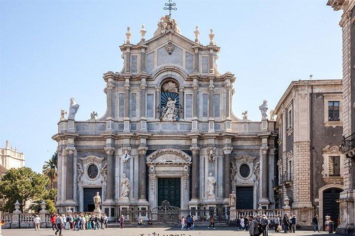 Catania Private Walking Tour com degustação de "Arancino e Cannolo"
