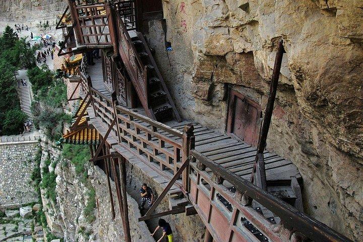 Excursão de trem de Beijing Bullet para o Templo Hanging e Grottoes Yungang