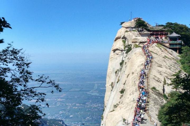 Private transfer booking to Huashan Mountain