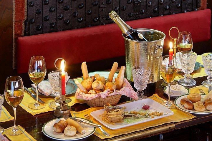 Venice Wine & Dine: Elegant Four-Course Dinner with Wine Pairings