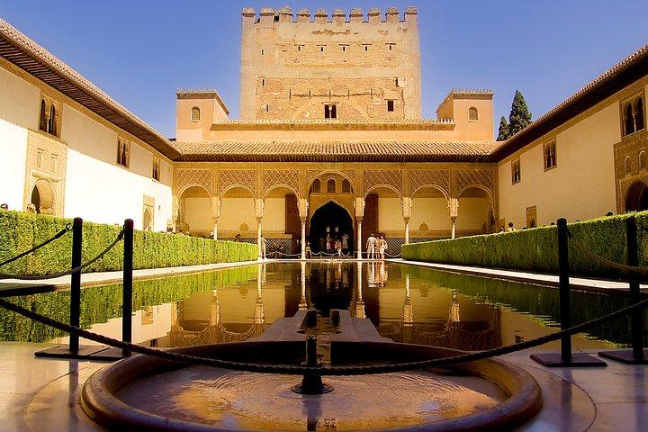 Alhambra Palace & Generalife Gardens dagstur från Roquetas, Aguadulce och Almeria