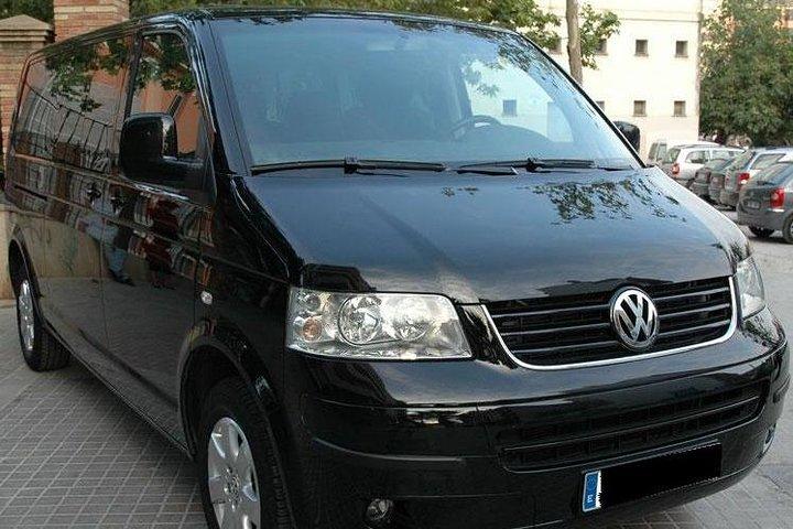 Hin- und Rücktransfer von Madrid MAD in die Innenstadt von Madrid im Minivan