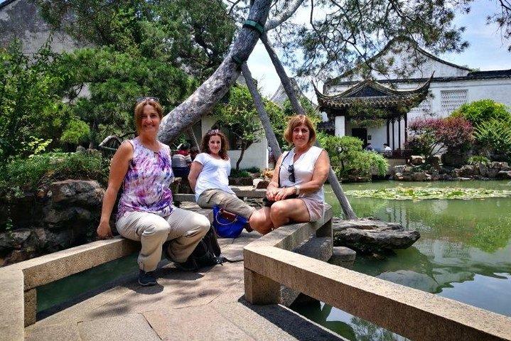Suzhou 2 Gardens & Tongli Water Village Privat dagsutflykt