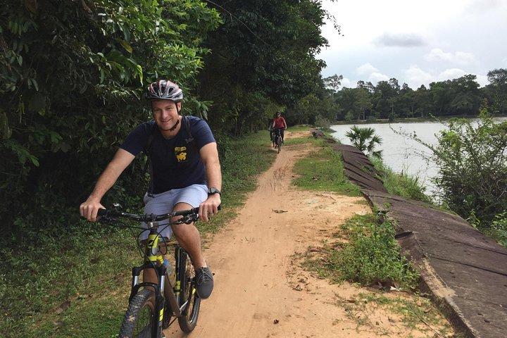 Tour en bicicleta Angkor Wat Sunrise