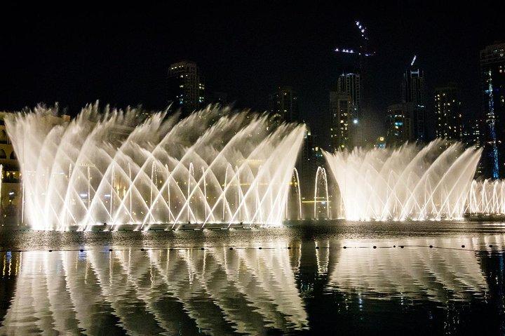 Dubai bei Nacht