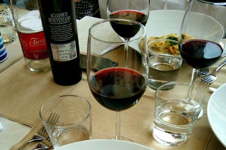 Walking Food Tour of Naples with Tastings