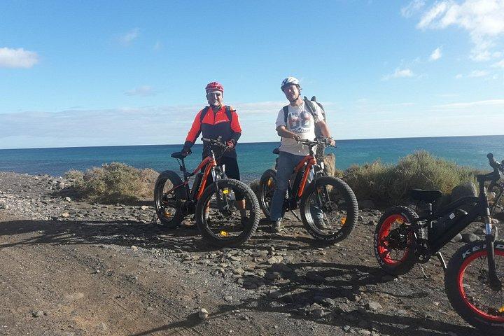 コスタカルマでの太い電動バイクツアー