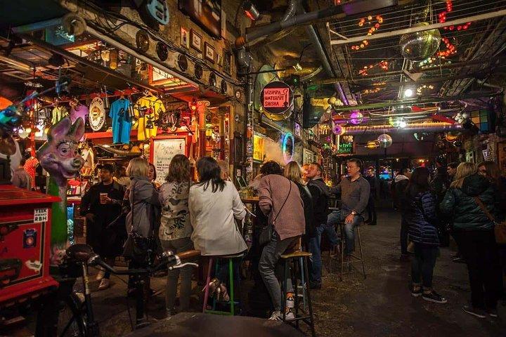 Budapest Ruin Bars: Evening Walking Tour with Drinks & Snacks